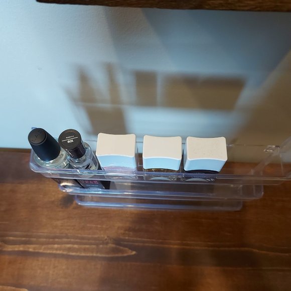 9 Cosmetic Display or Household Display Racks - Picture 2 of 7